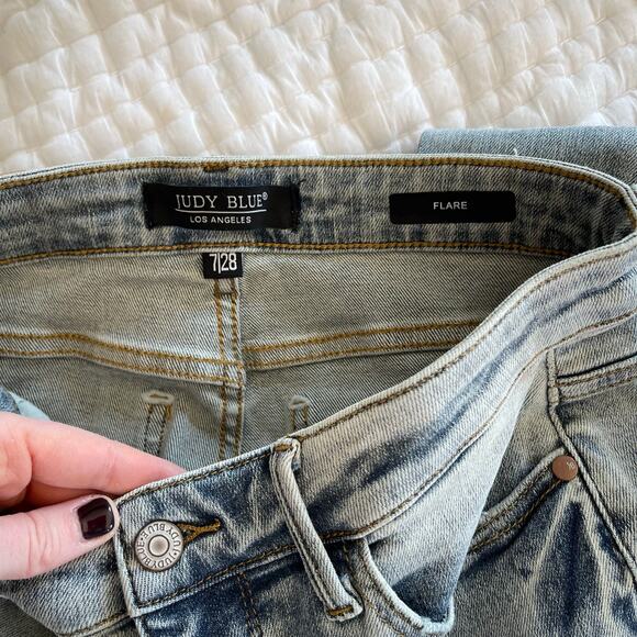Judy Blue Megan Mid Rise Tinted Pin Tack Detail Flare Jeans Size 28 Blue Stretch - Picture 15 of 16